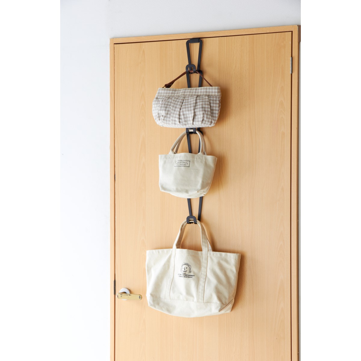 Colgador de armario para bolsos